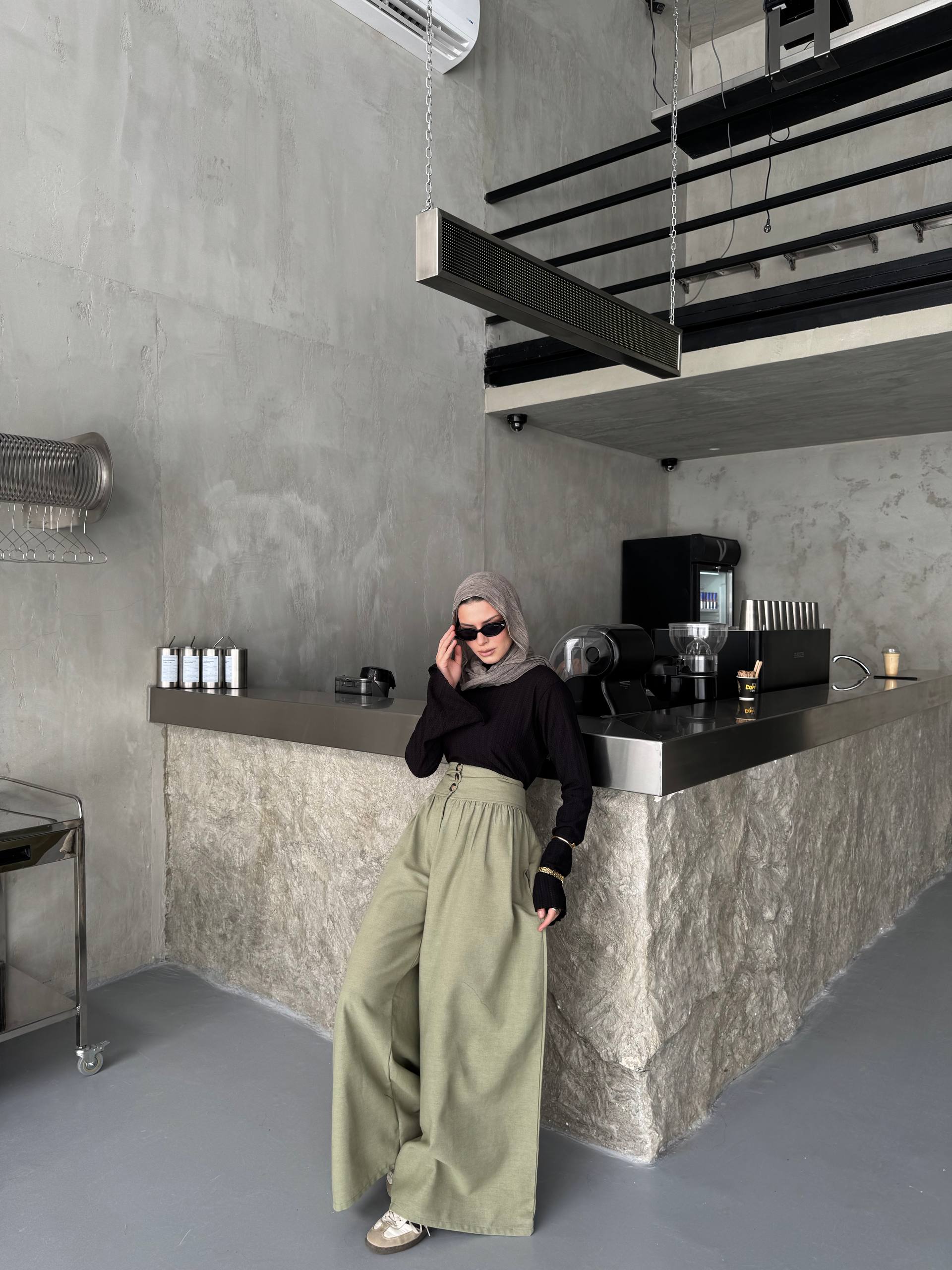 Wide-Leg Pants